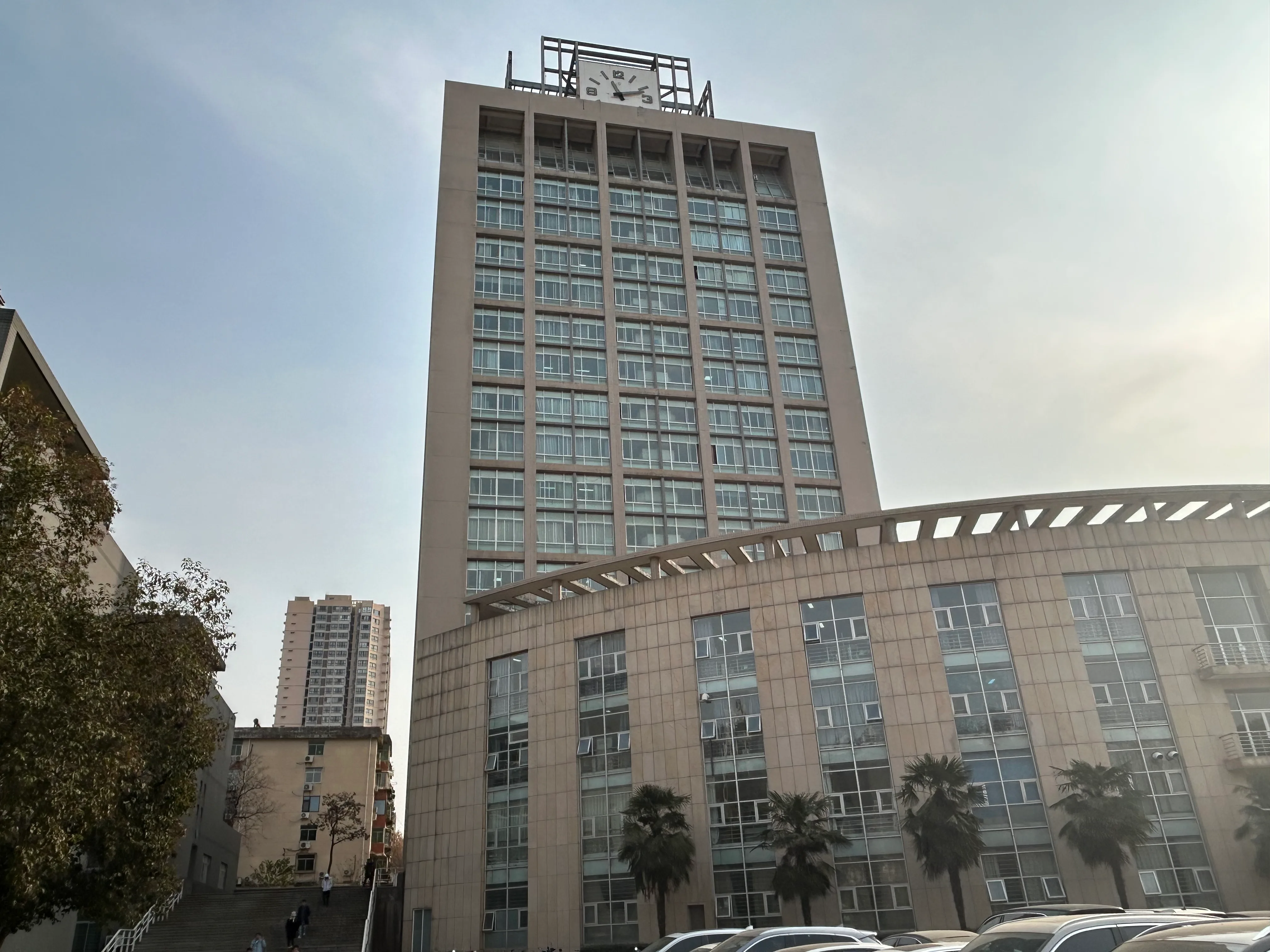 工科大楼（南）